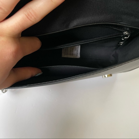 NWT Badgley Mischka Metal Fringe Bag w/Silverstone chain and fringe - Picture 8 of 10